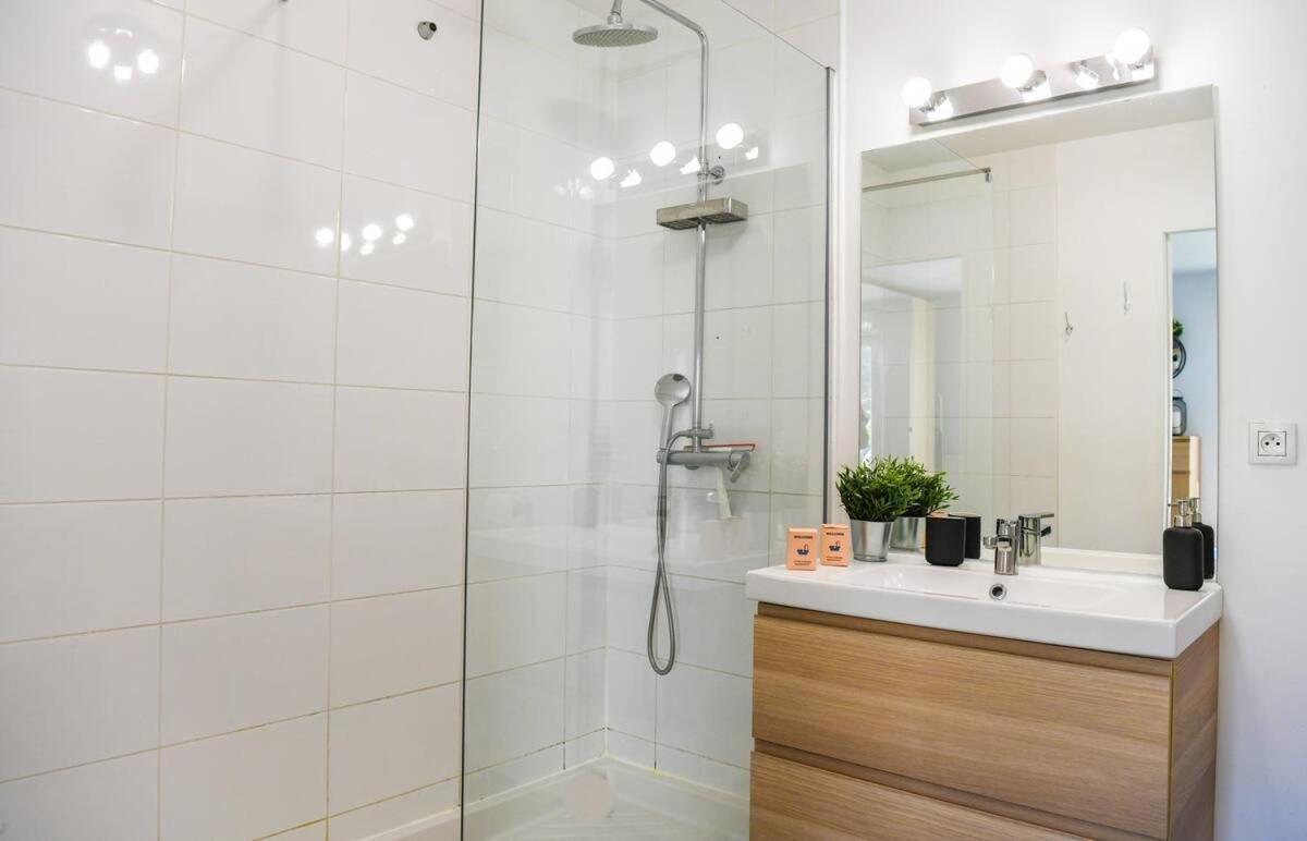 Superbe Appartement Avec Terrasse, Piscine & Parking Prive A Марсель Екстер'єр фото