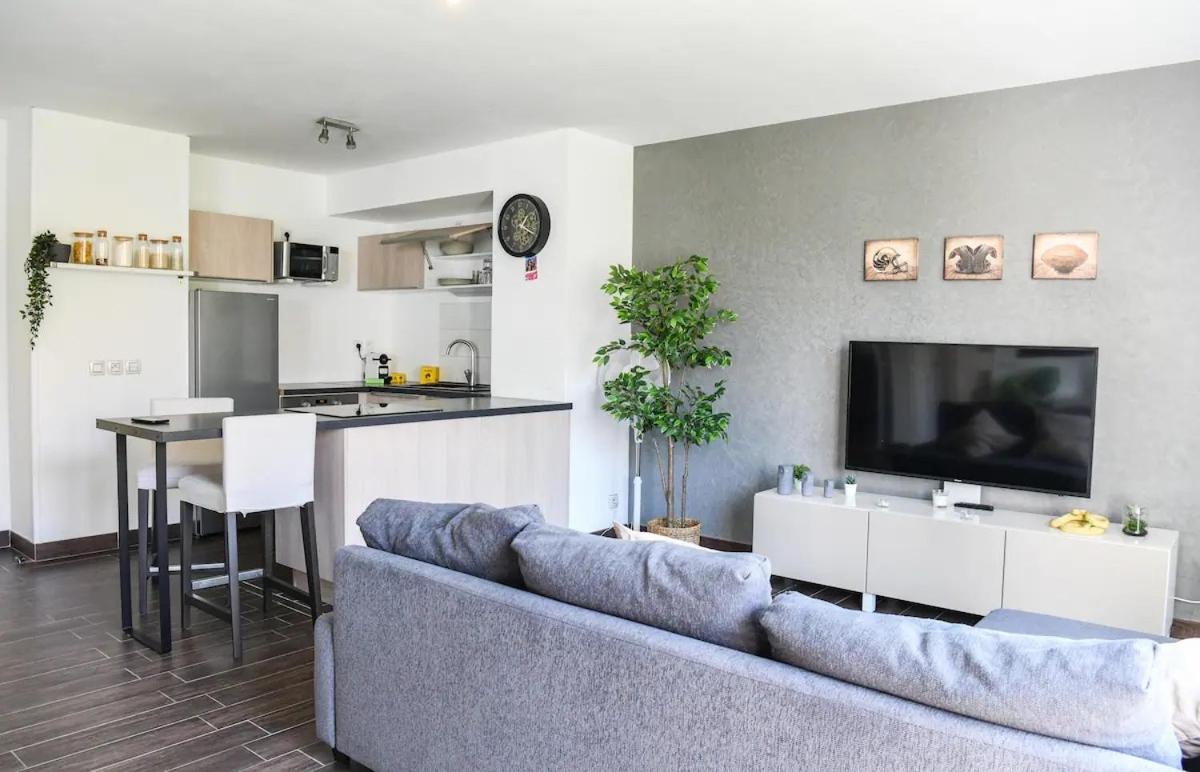 Superbe Appartement Avec Terrasse, Piscine & Parking Prive A Марсель Екстер'єр фото